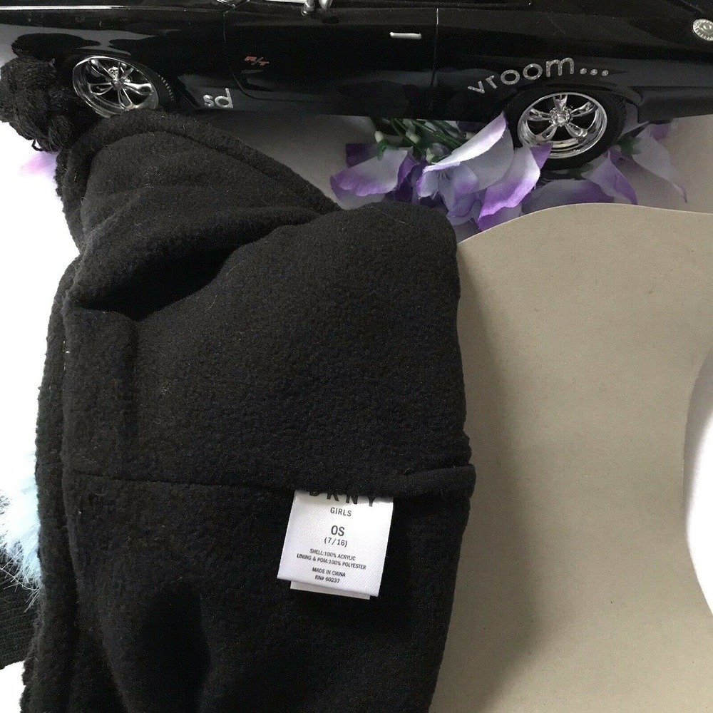 DKNY NWT Beanie and Gloves Set for Girls One Size - Picture 8 of 8